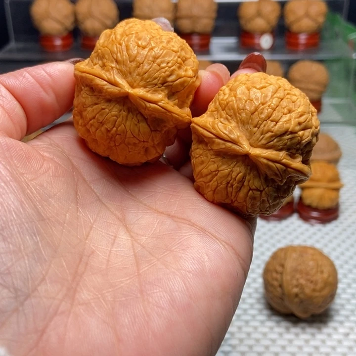 用***5文玩核桃把件1金丝绣球