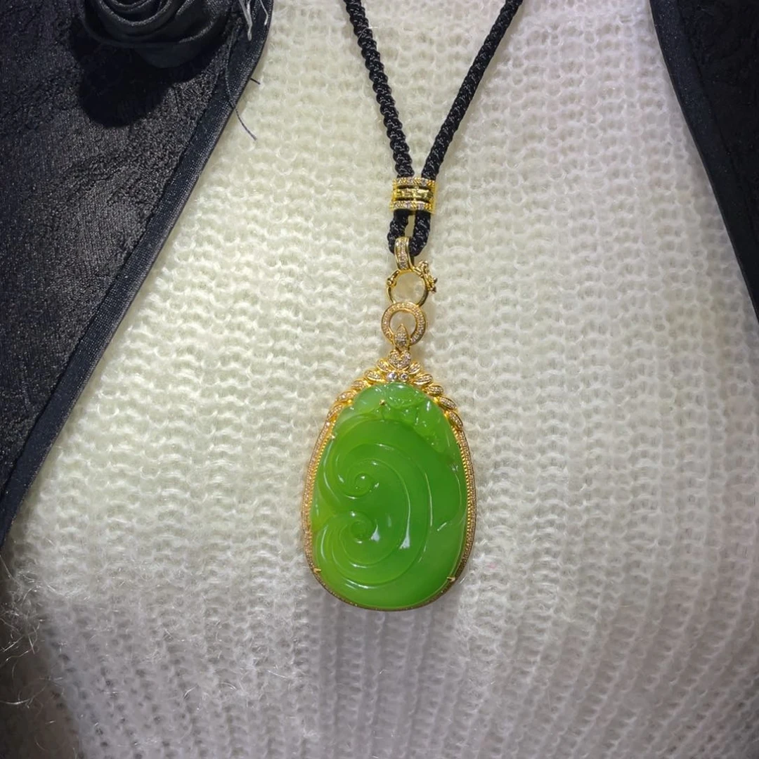 和田玉（碧玉）吊坠(不含链)18K金镶嵌