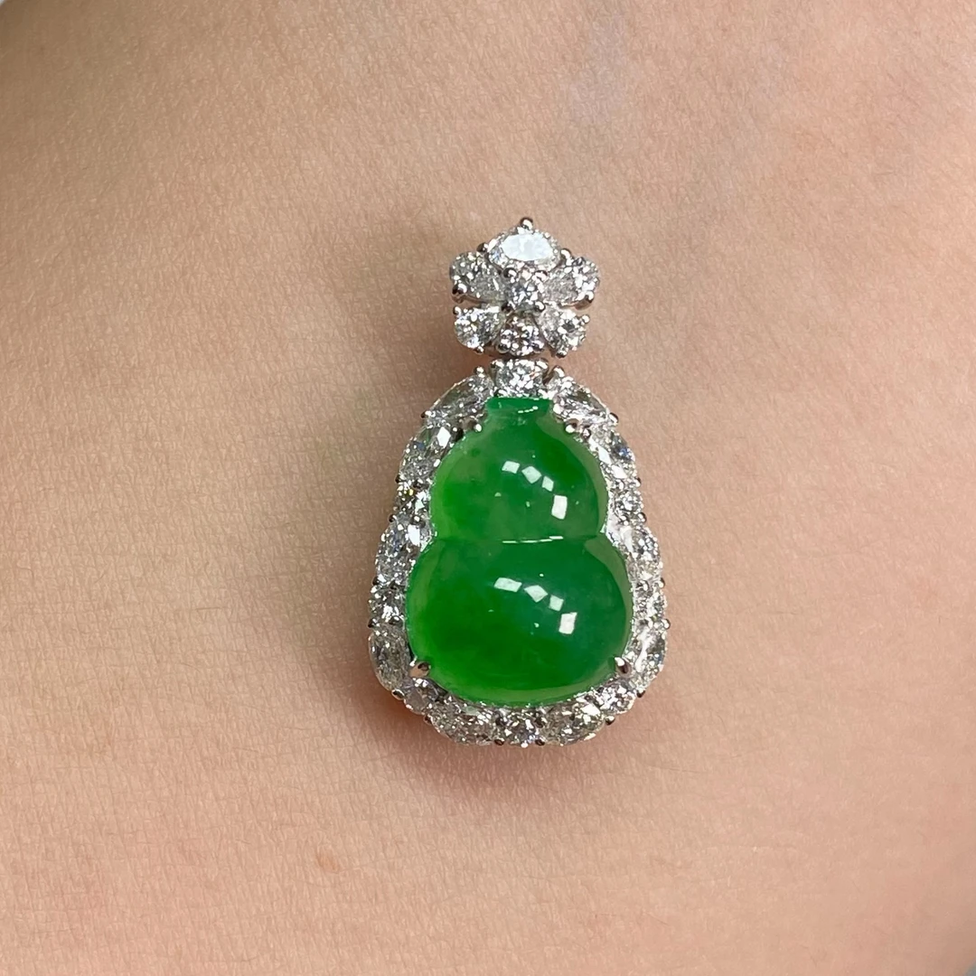 缅甸产地天然A货翡翠葫芦（无关姐镶嵌私人订制专属）