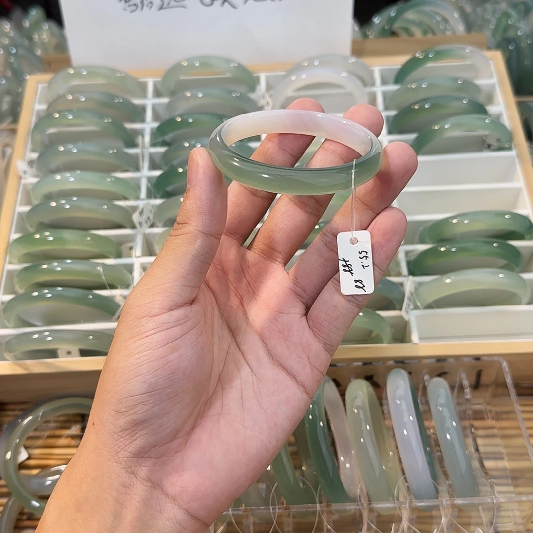 玛瑙/玉髓未镶嵌手镯圈口55.2