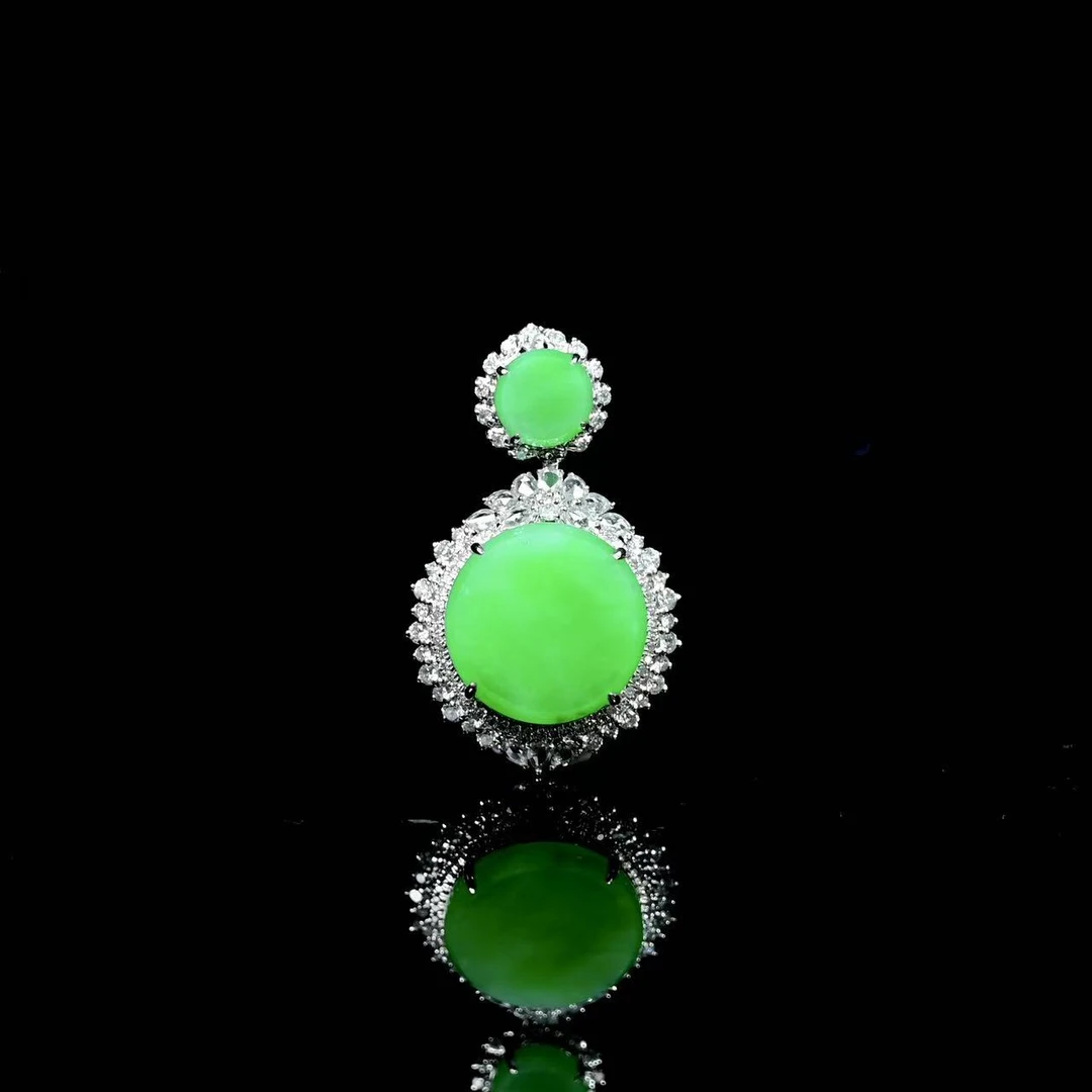 天然缅甸翡翠A货18k白金阳绿无事牌吊坠/12120133/拍卖