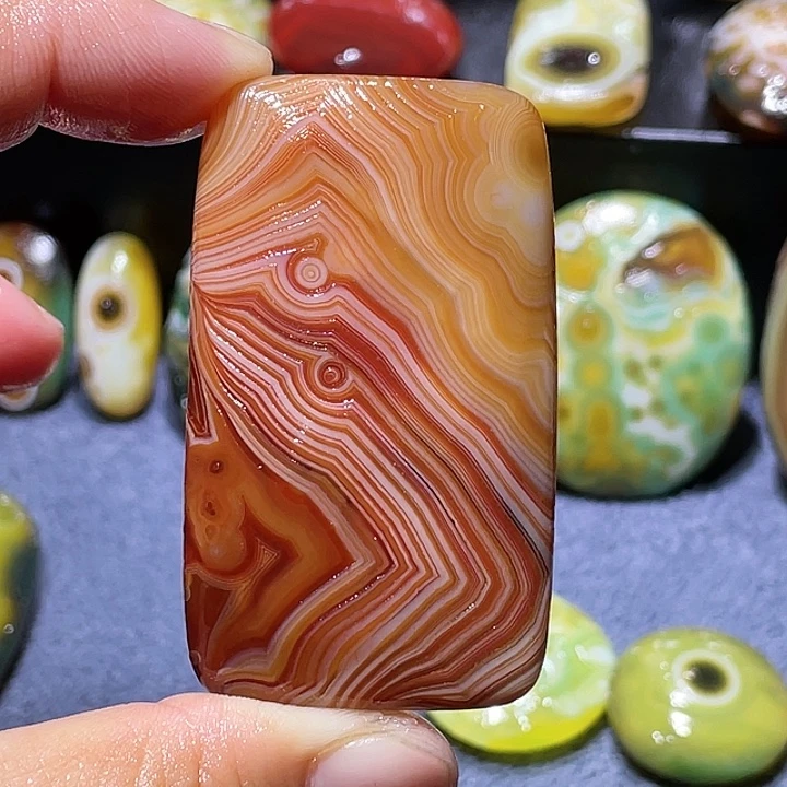 玛瑙/玉髓未镶嵌珠宝奇石