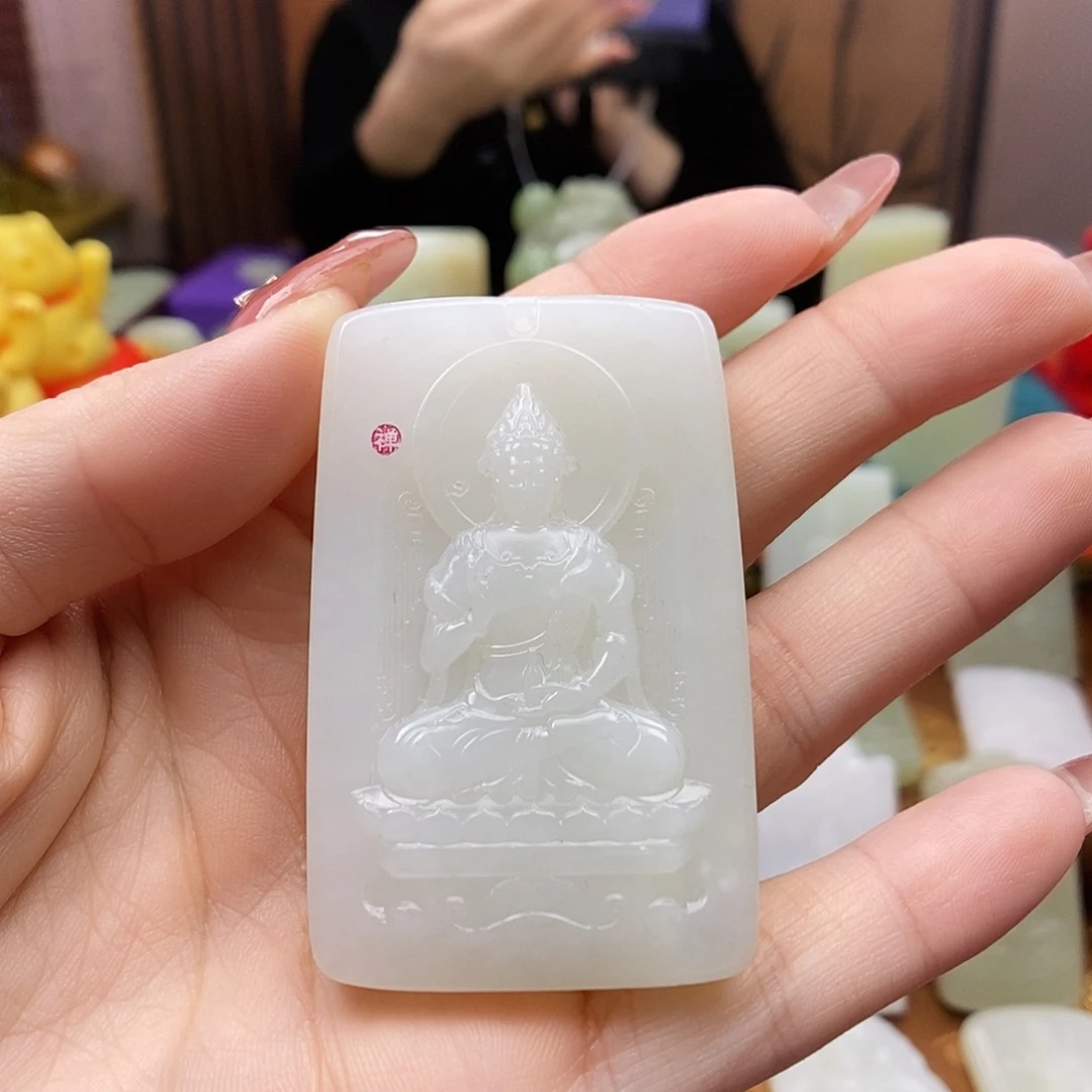 （***）和田玉未镶嵌颈饰