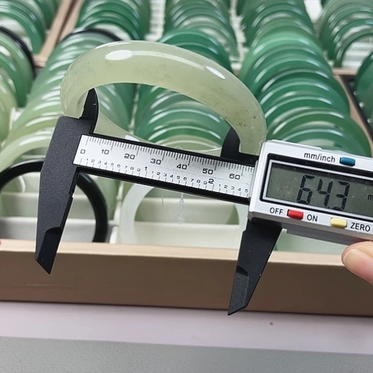 未镶嵌手镯东陵石