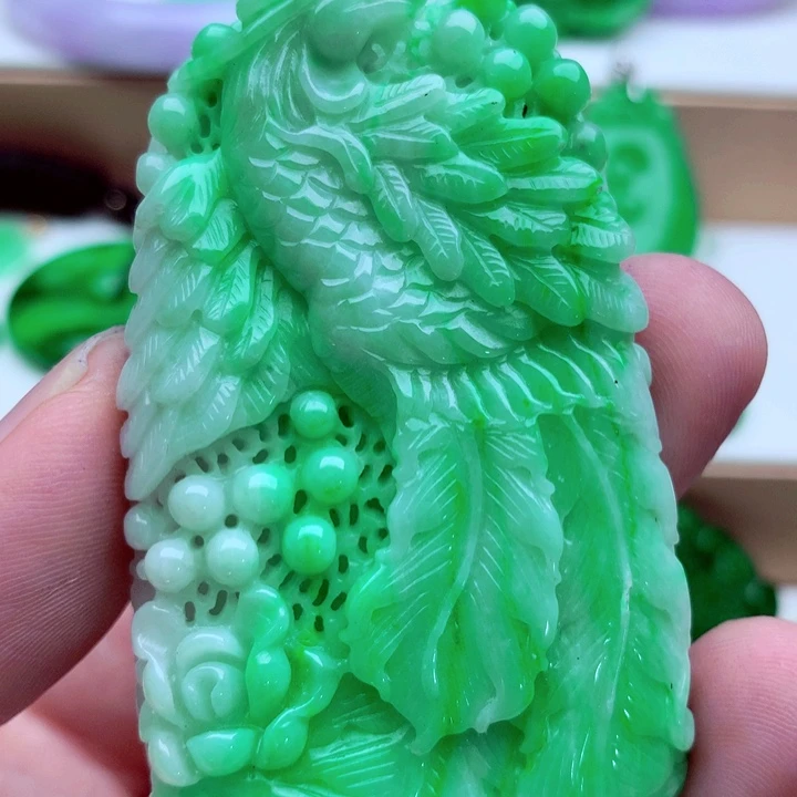 翡翠未镶嵌吊坠(不含链)