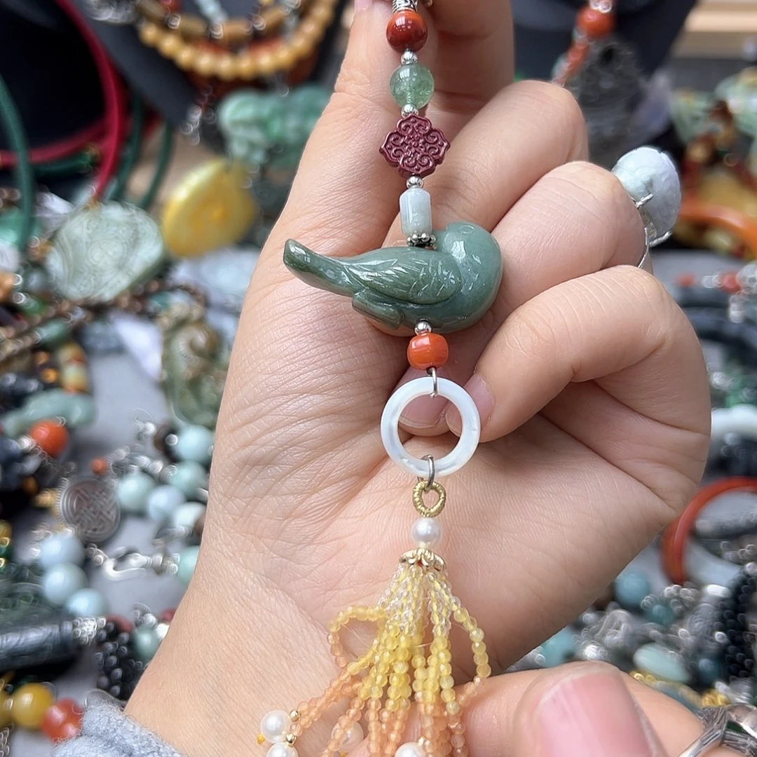 翡翠手链未镶嵌吊坠