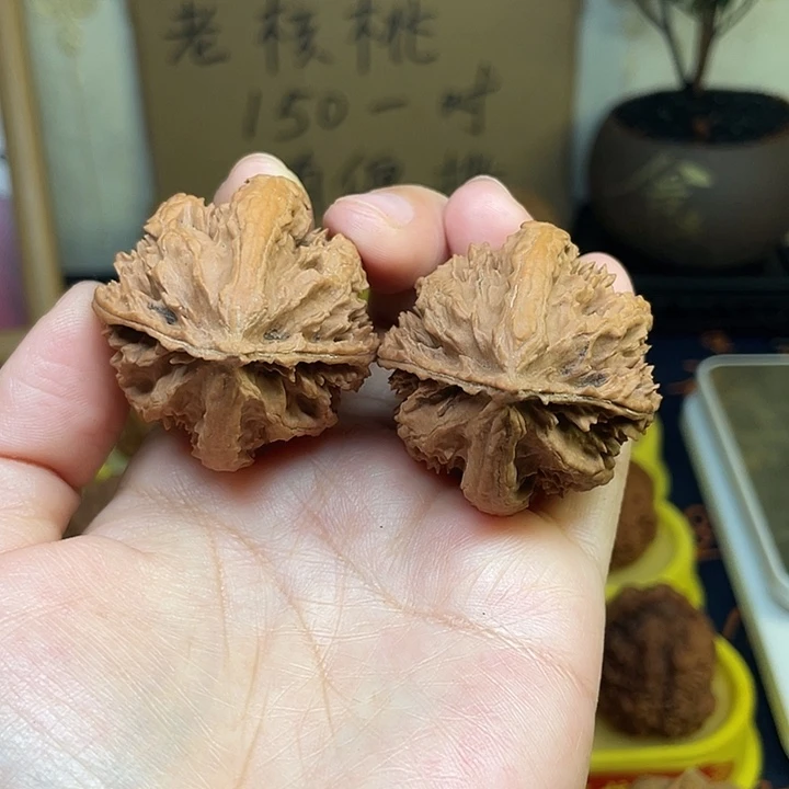 文玩核桃把件33、秋子