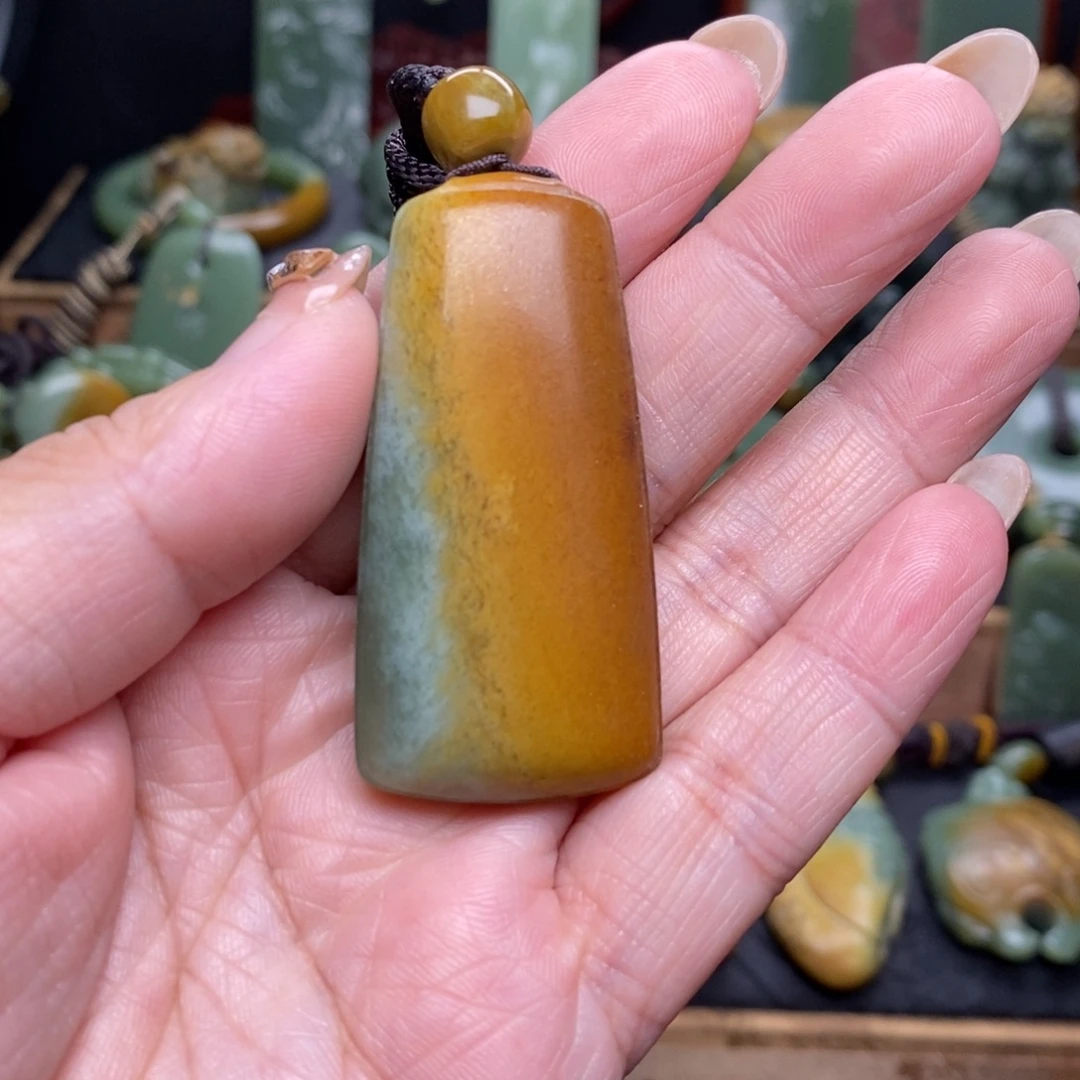 岫岩河磨玉（透闪石质玉）未镶嵌挂件