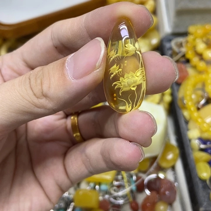 未镶嵌蜜蜡裸石吊坠