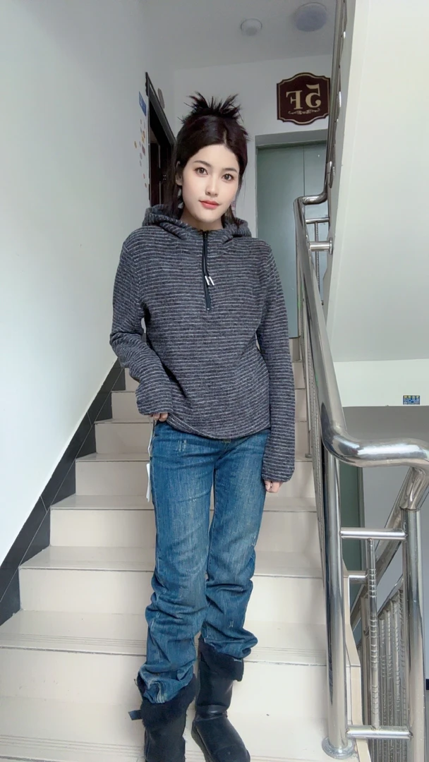 连帽半拉链，休闲百搭款