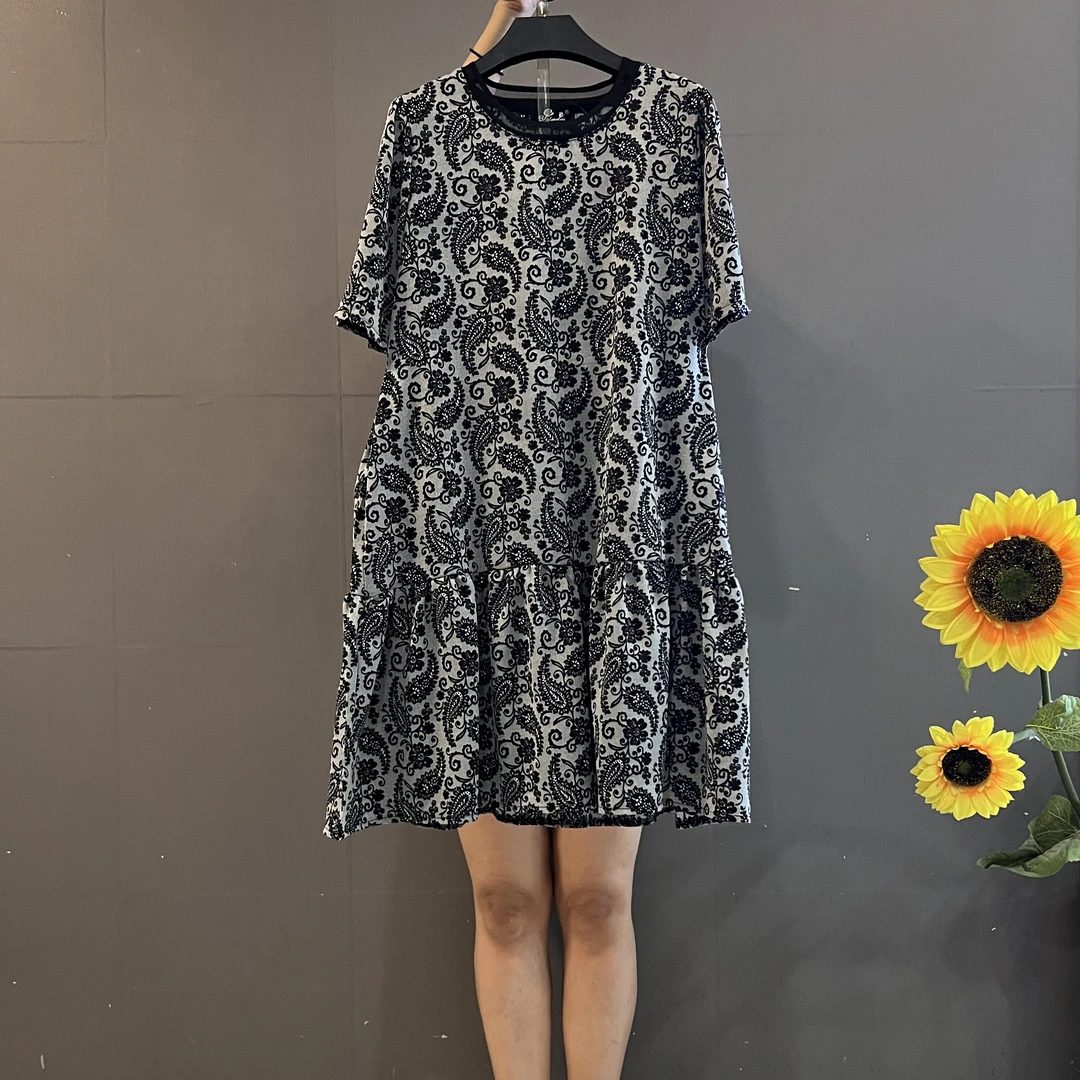 新款大码女装圆领时尚印花宽松遮肚中长款连衣裙