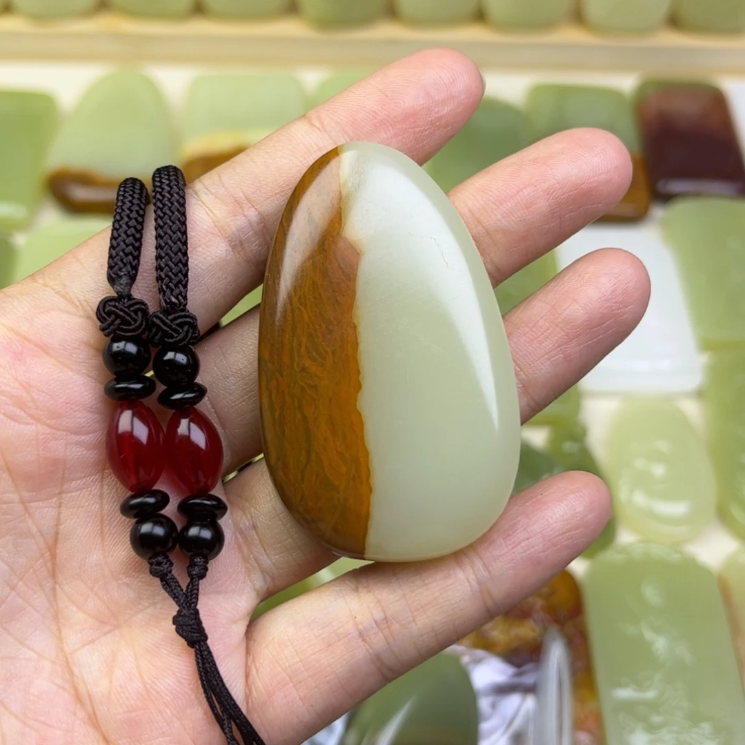 新疆昆仑山料无事牌