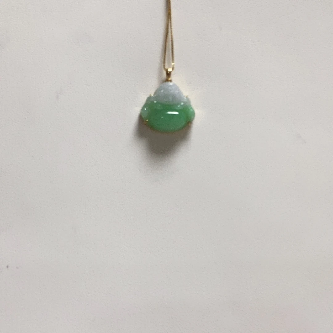 翡翠18K金镶嵌颈饰佛