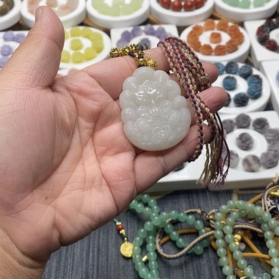 石英质玉（非洲翠）合金手串