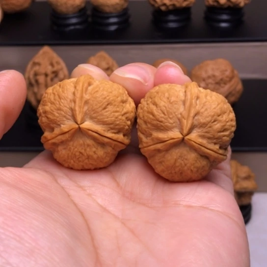 文玩核桃把件梭*树满天星三楞23