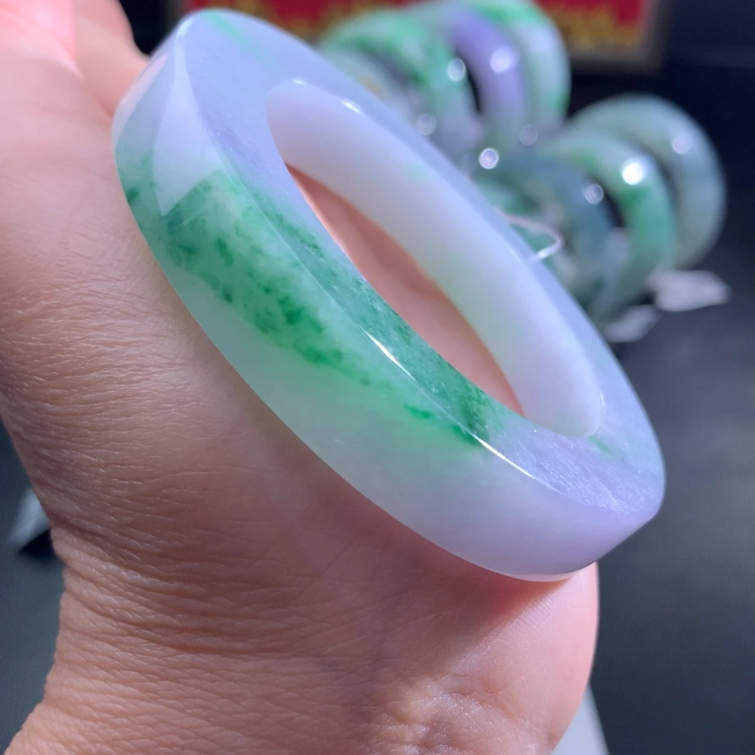 定制翡翠未镶嵌翡翠手镯
