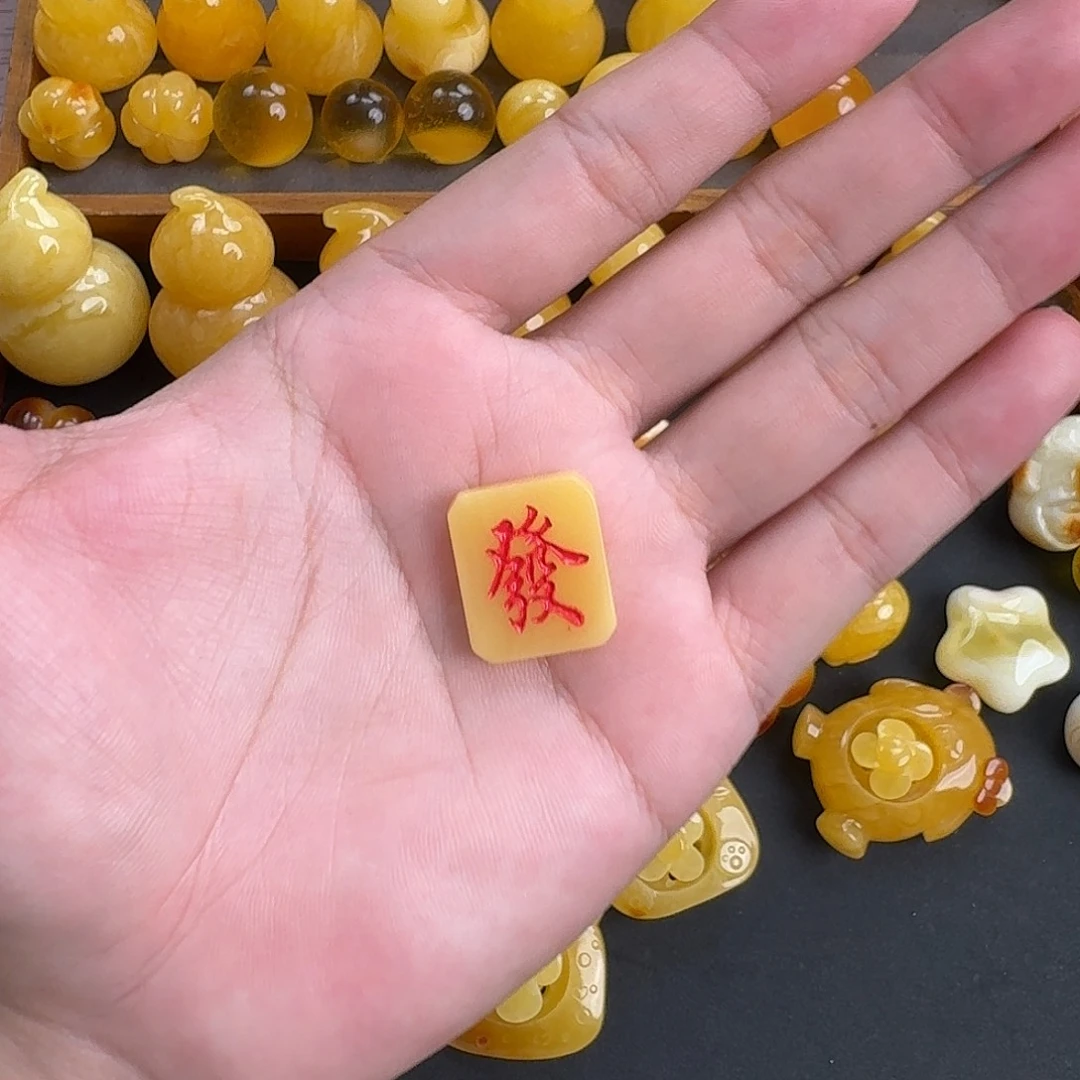 琥珀未镶嵌珠宝奇石