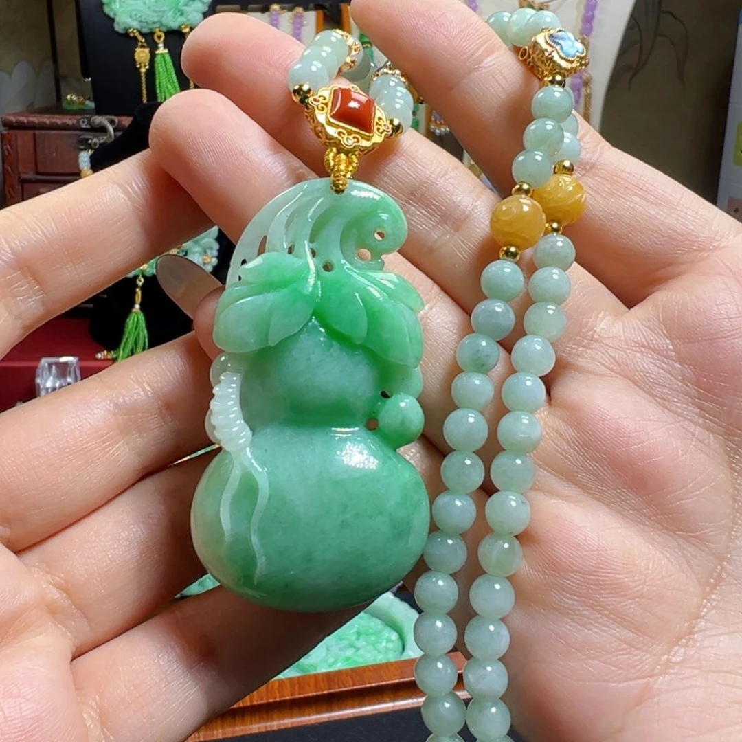 翡翠未镶嵌毛衣链阳绿葫芦