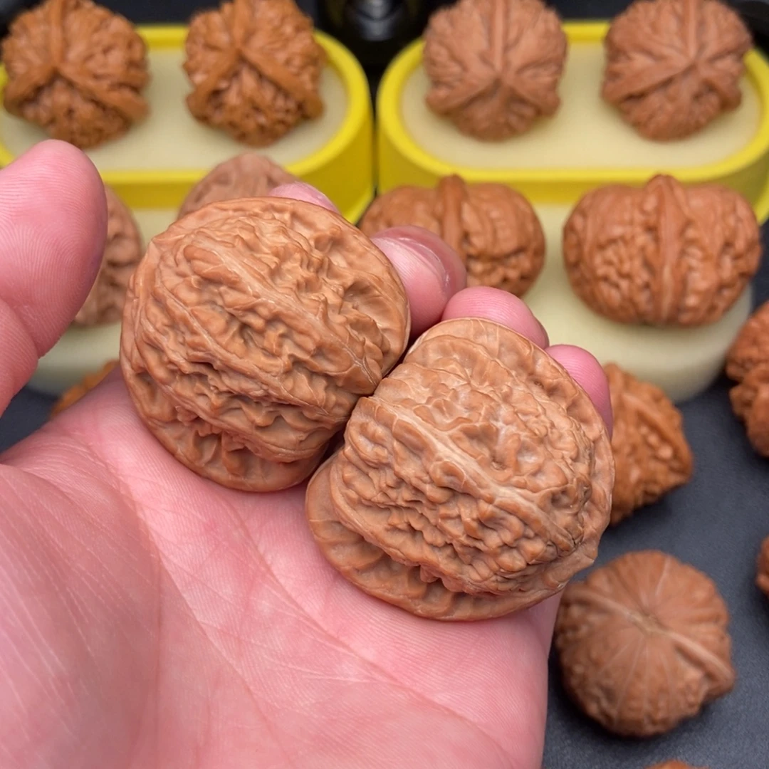 文玩核桃把件经典白狮子40