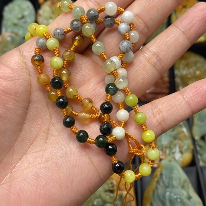 蛇纹石玉吊坠未镶嵌幸**?