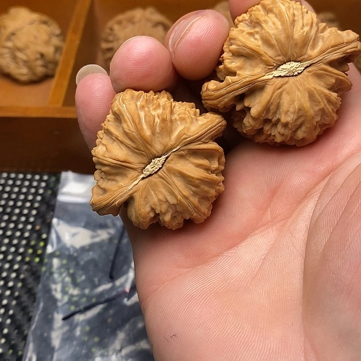 我***赞文玩核桃吊坠999.999