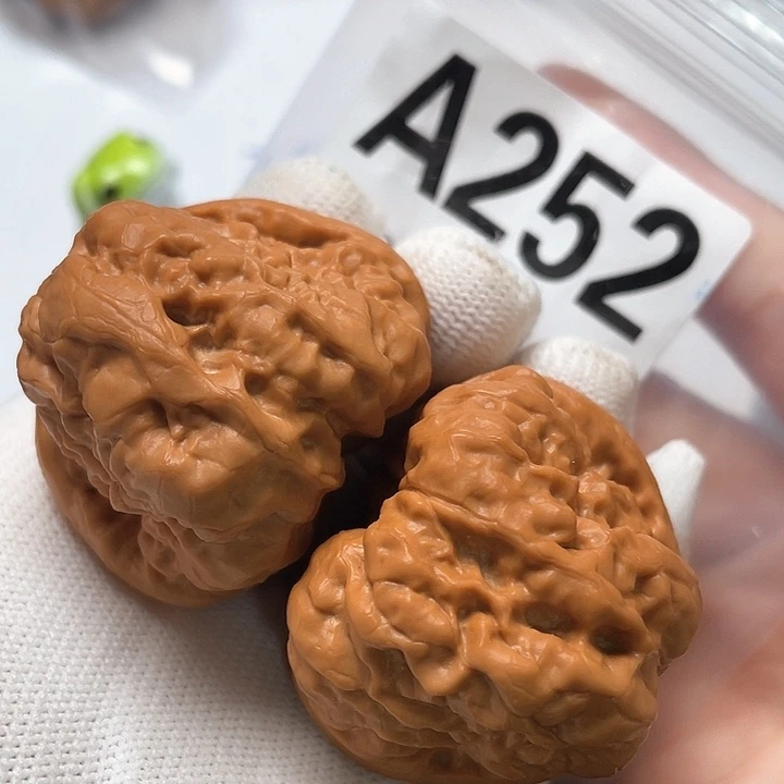 文玩核桃把件蛤蟆43 47