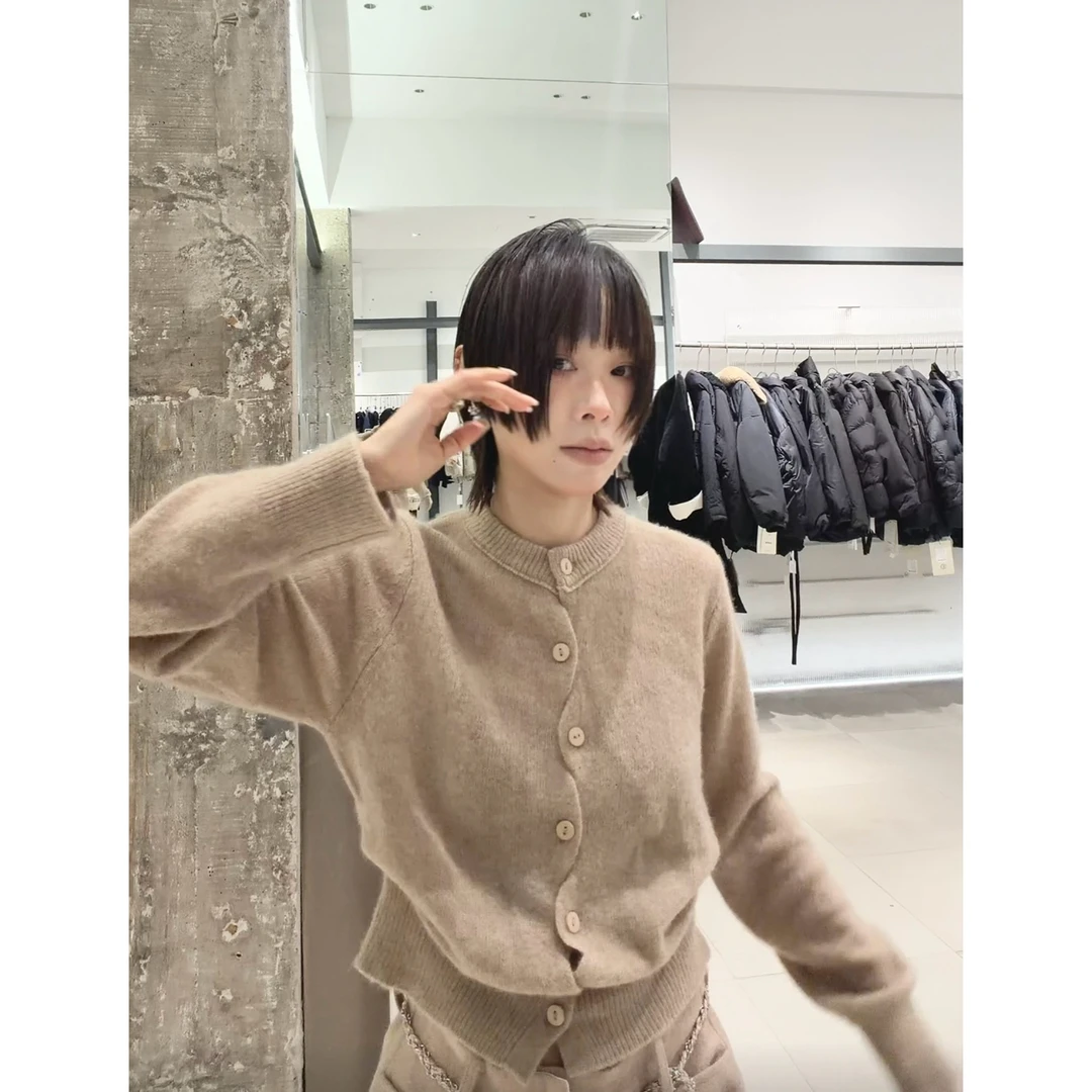 LIS&AZ-奶茶杏波浪纽扣开衫XY12154