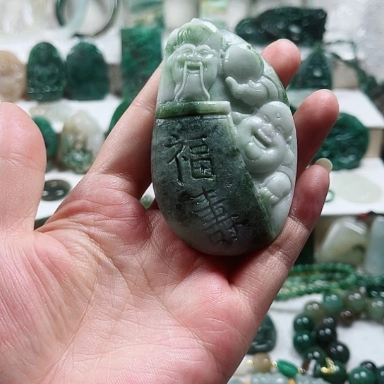 独山玉未镶嵌把件