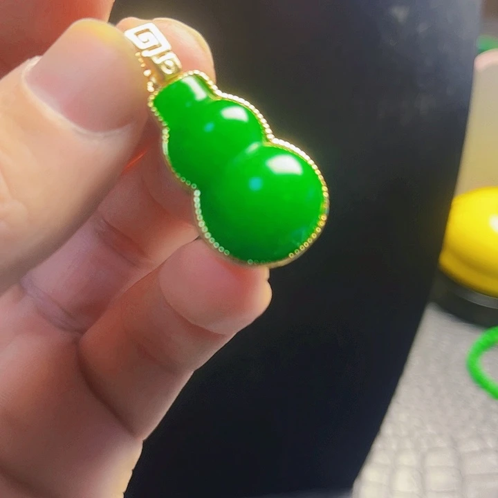 翡翠14K金镶嵌颈饰