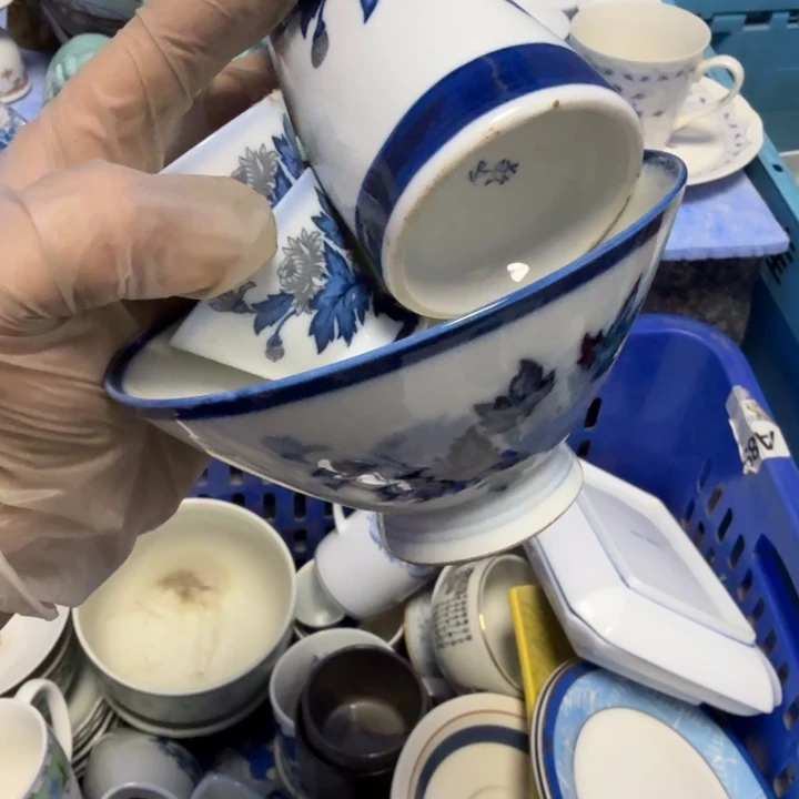 田***七琉璃手工艺品涂抹