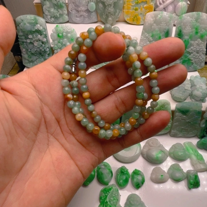 翡翠未镶嵌颈饰翡翠首饰