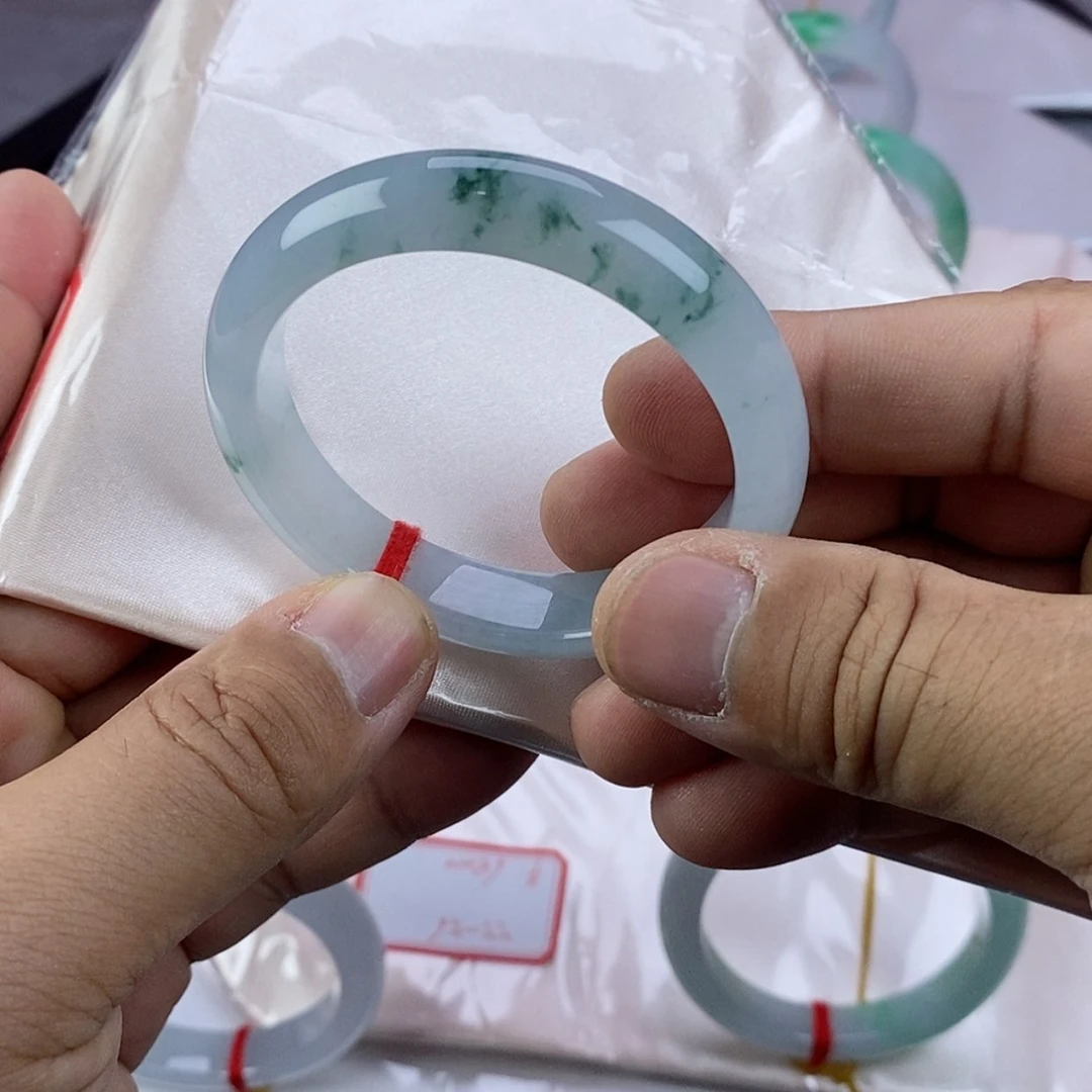 【闪购商品】未镶嵌手镯翡翠