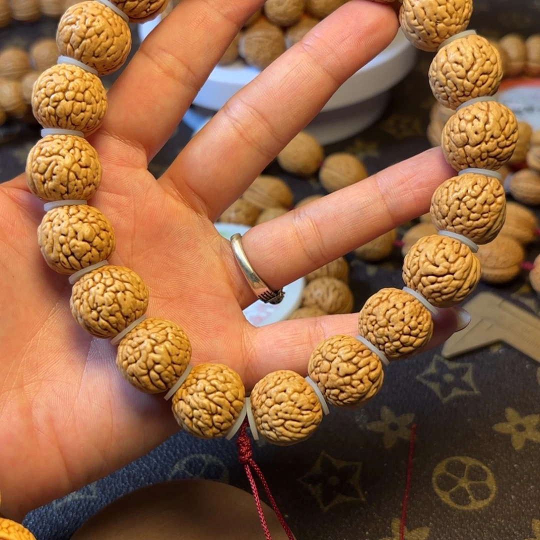 东***起手串桃核铁扇公主19手持