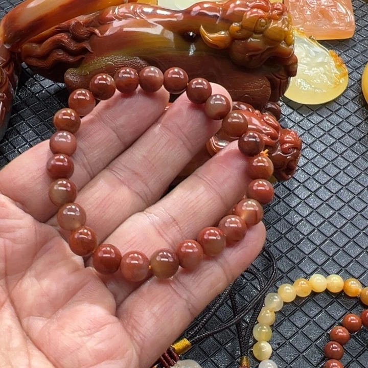 石英质玉（黄龙玉）颈饰未镶嵌