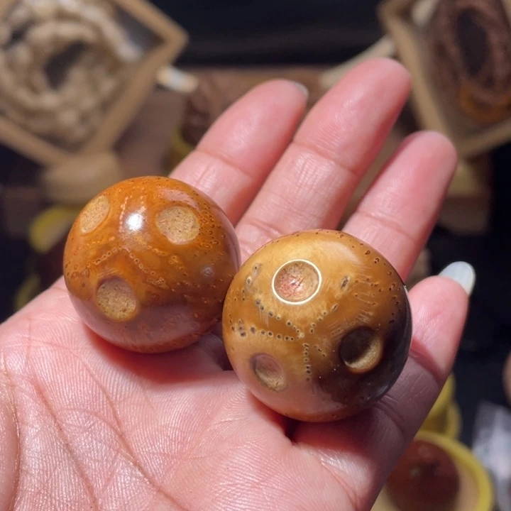 桃核吊坠紫金鼠手球微瑕