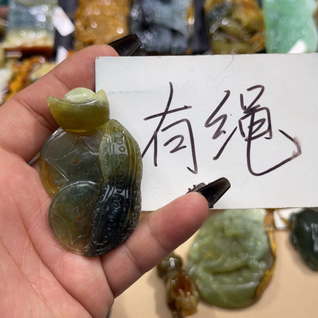 未镶嵌蛇纹石玉颈饰