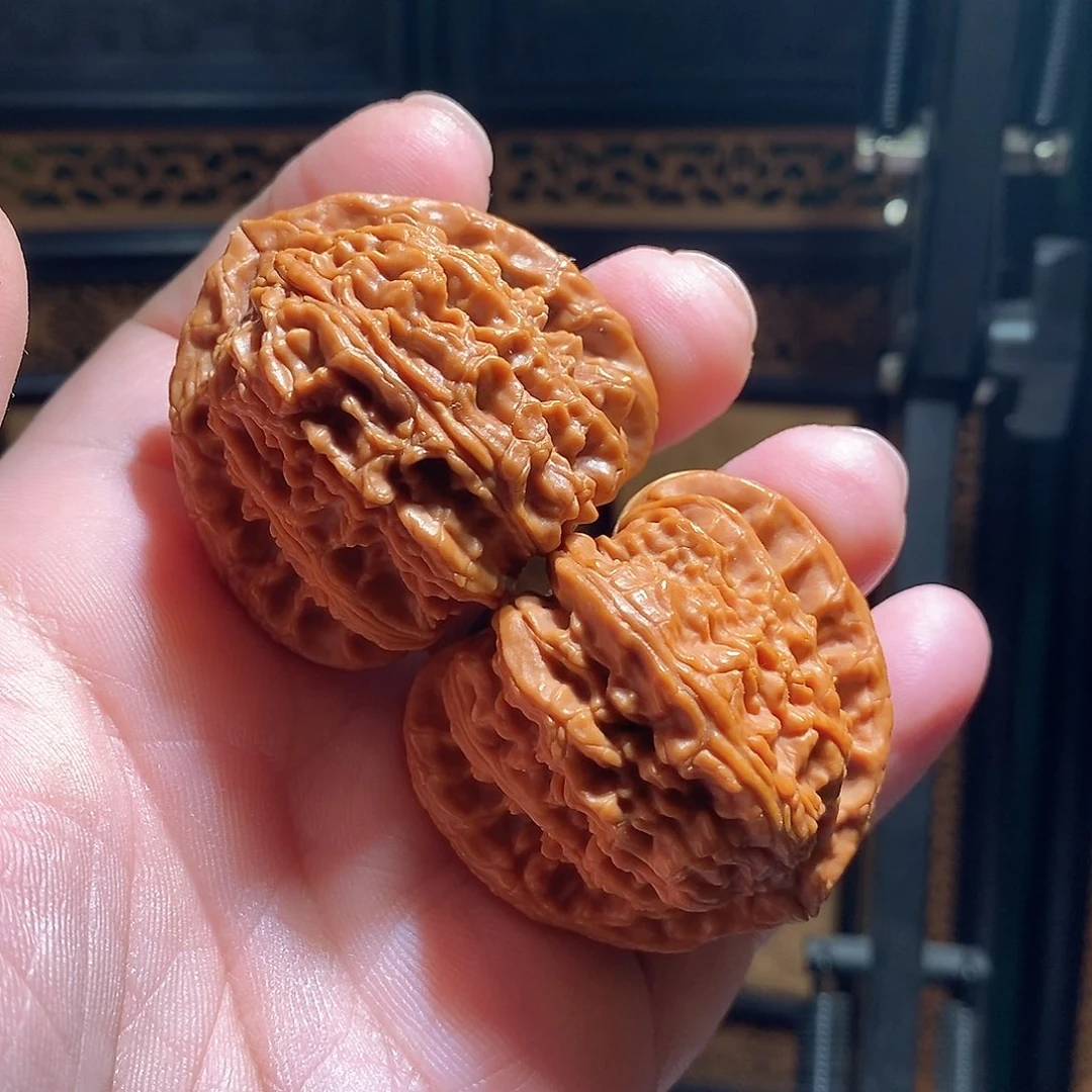 文玩核桃把件43三角白全品