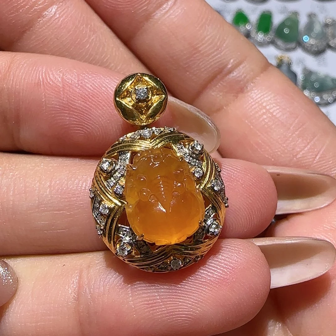 【闪购商品】颈饰18K金镶嵌翡翠天然