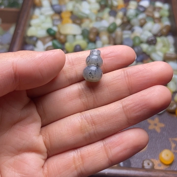 非***斯颈饰未镶嵌和田玉