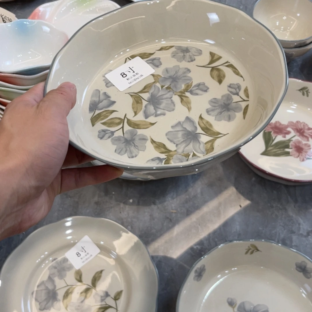 陶瓷微瑕餐具介意勿拍，满18飞！