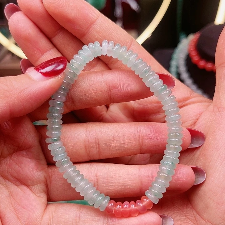 石英质玉未镶嵌颈饰