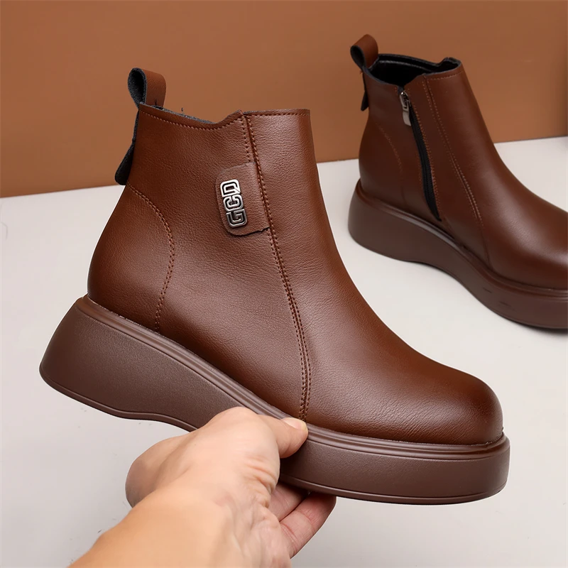 厚底低帮短靴女2025秋冬新款复古简约加绒显脚小软底马丁靴小码34