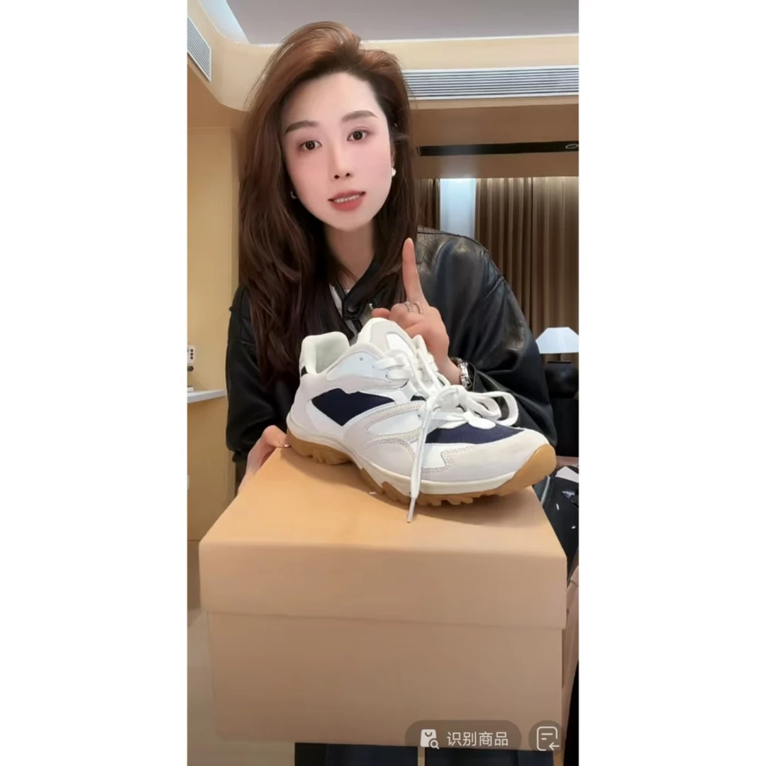 月月不吃鱼2025春款小众设计极简风拼色柔软轻便老爹鞋 2503C1111