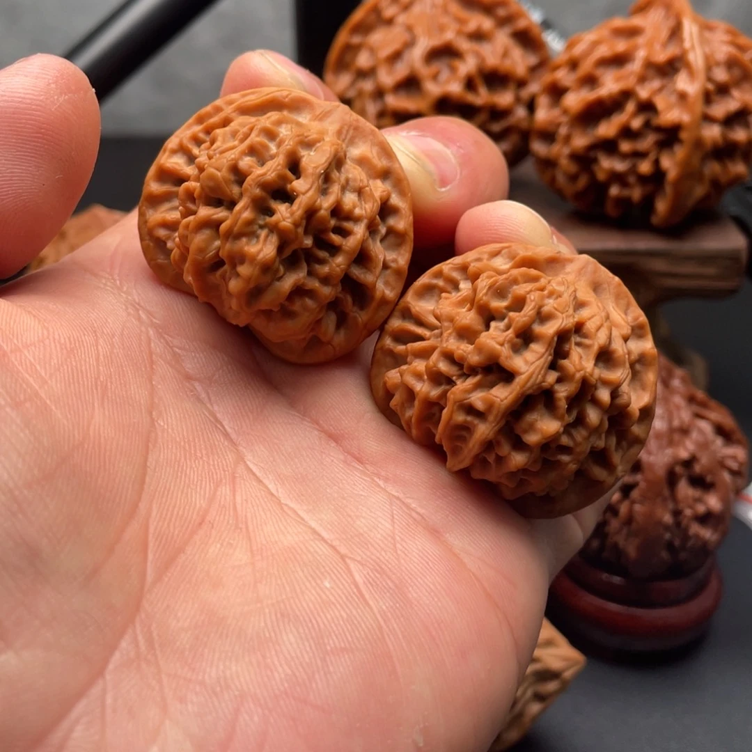 无***萨文玩核桃吊坠38尺寸