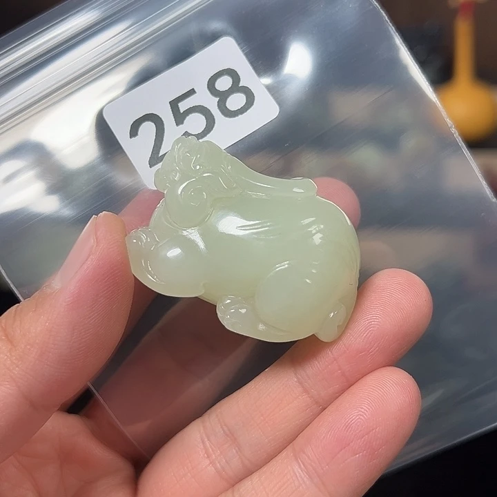 巴***好和田玉未镶嵌颈饰