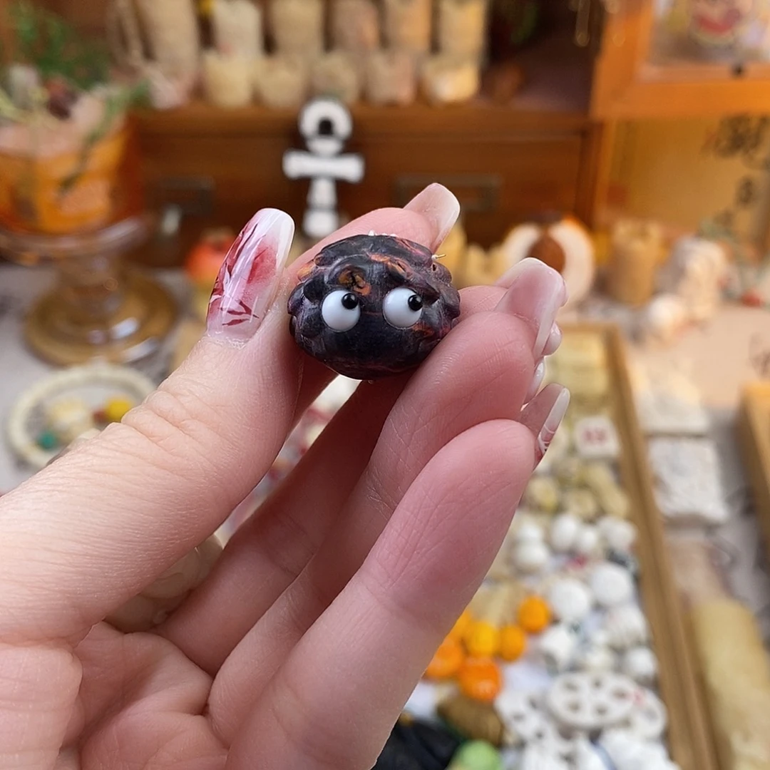 鹿骨把件荔**湾M8雕刻的小煤球