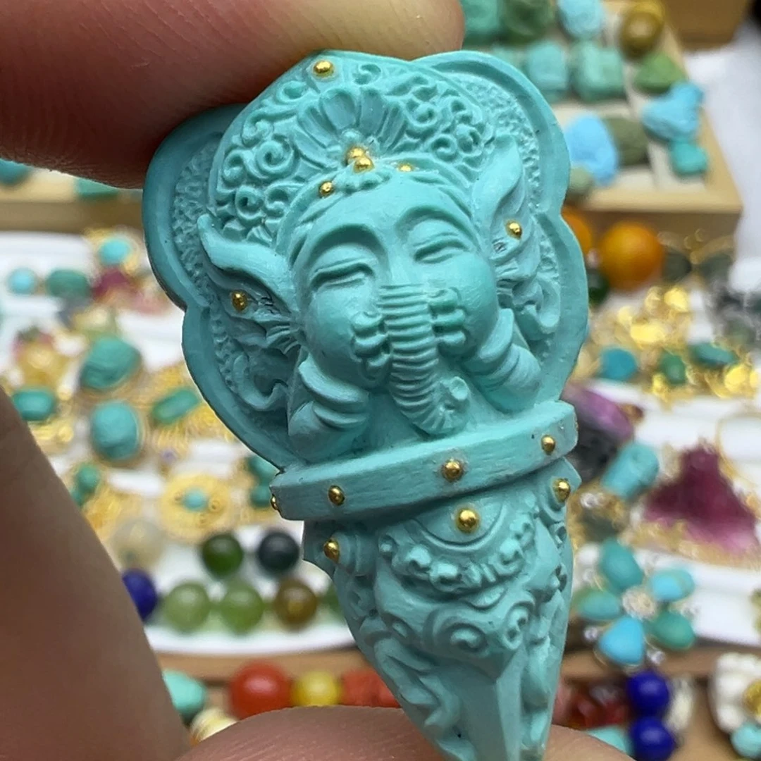 绿松石颈饰未镶嵌