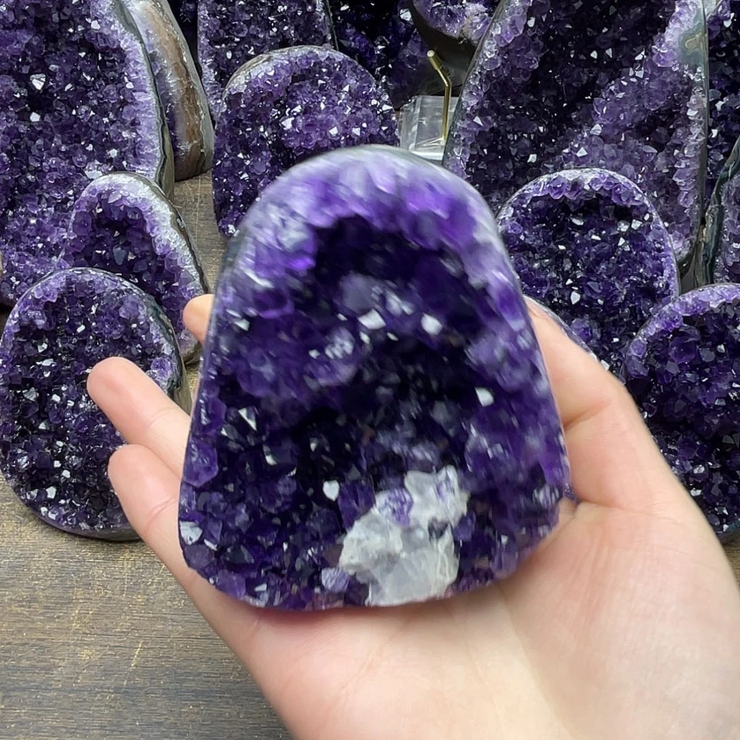 小***旺未镶嵌紫晶大型摆件（非配饰）