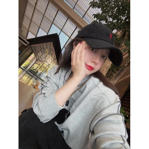 BETTERJOELAY -薄绒【Q版米奇】时尚休闲套头卫衣宽松百搭KH1123