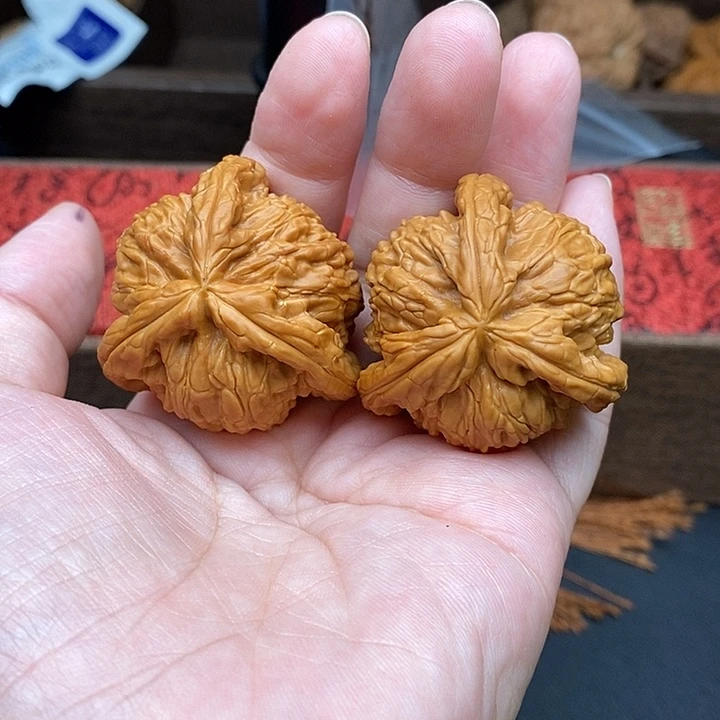 用***6把件文玩核桃白奔